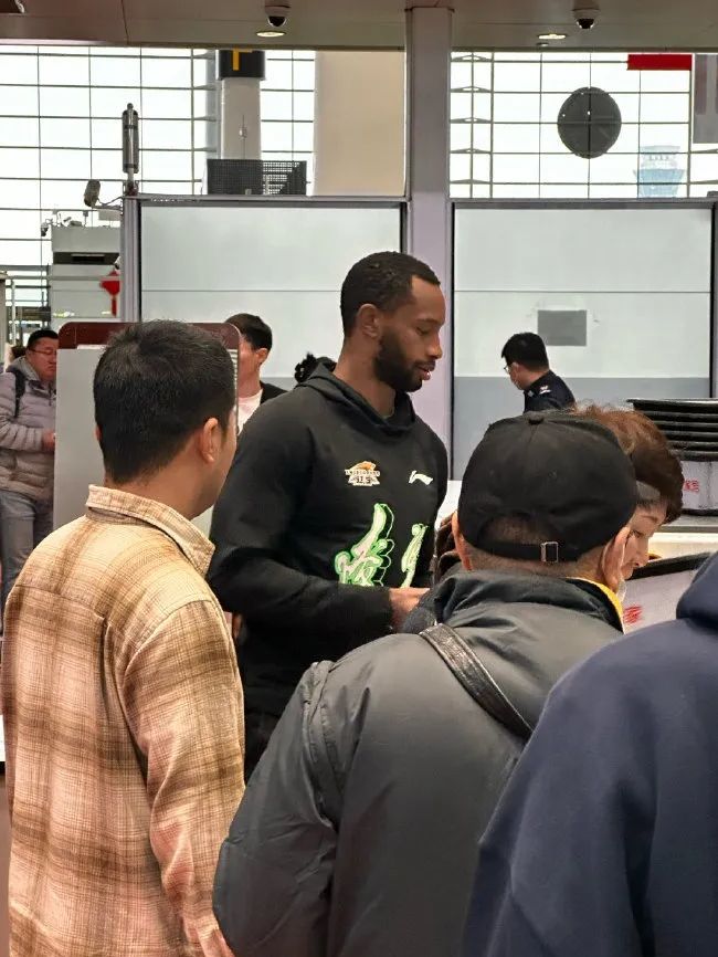 关于今夜欧超杯焦点战；辽宁本钢临场应变；引发热议；阵容厚度经受考验的信息