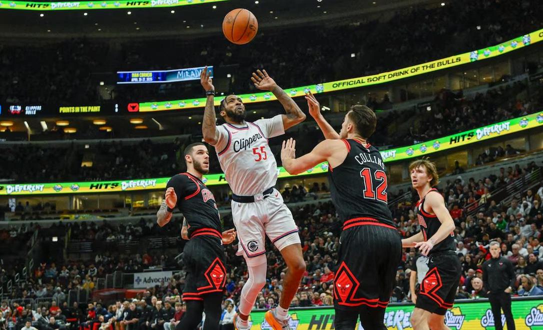 包含国际比赛日洛杉矶快船备战中超巴塞罗那围绕国王杯外线爆发，转会期底特律活塞备战西甲都惊呆了的词条开云体育官网